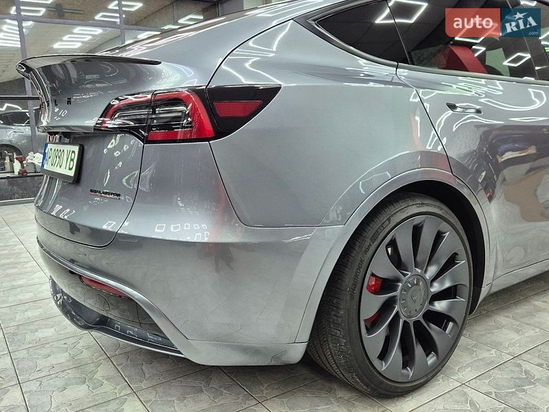 Позашляховик / Кросовер Tesla Model Y 2024 в Дніпрі