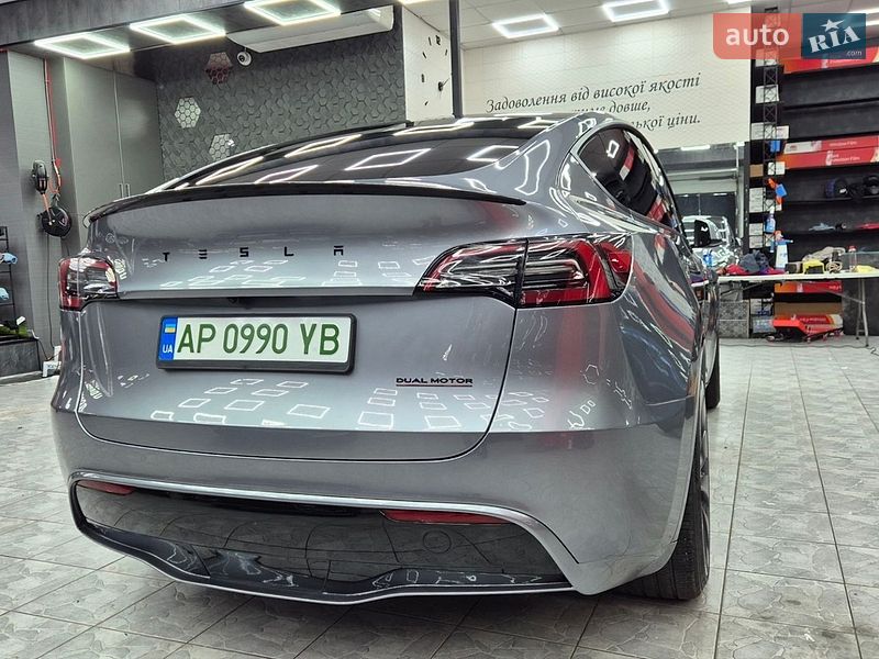 Позашляховик / Кросовер Tesla Model Y 2024 в Дніпрі