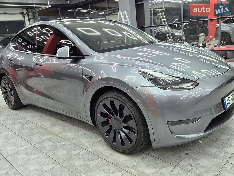 Позашляховик / Кросовер Tesla Model Y 2024 в Дніпрі