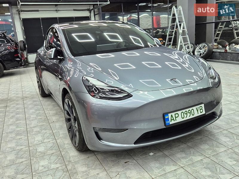 Позашляховик / Кросовер Tesla Model Y 2024 в Дніпрі