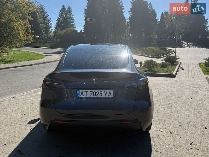 Позашляховик / Кросовер Tesla Model Y 2025 в Івано-Франківську