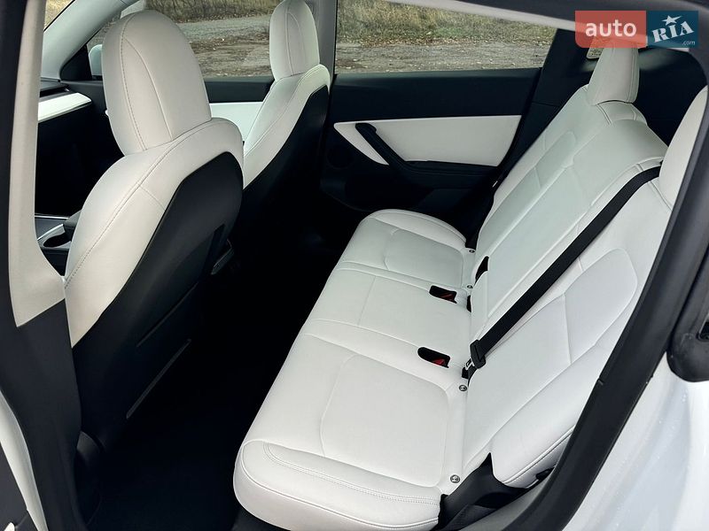 Позашляховик / Кросовер Tesla Model Y 2022 в Пирятині