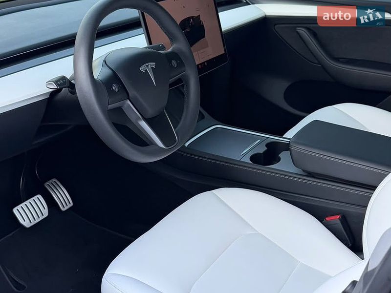 Позашляховик / Кросовер Tesla Model Y 2024 в Харкові