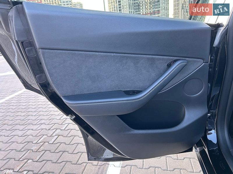 Позашляховик / Кросовер Tesla Model Y 2020 в Києві