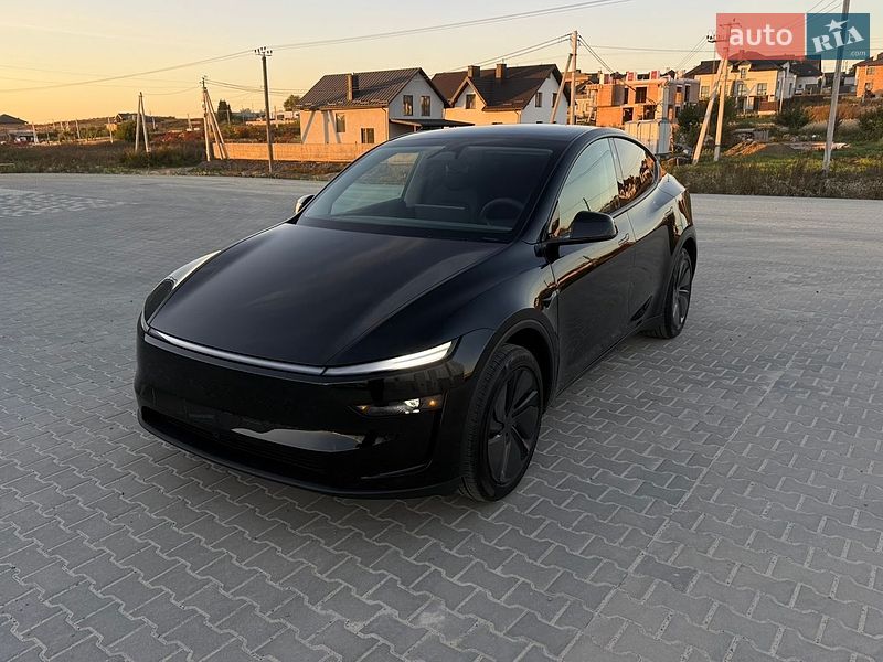 Tesla Model Y 2025 Tesla Model Y 2025