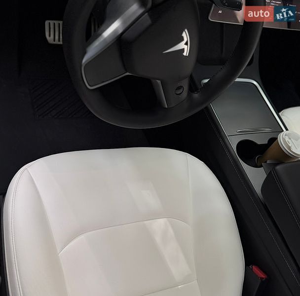 Внедорожник / Кроссовер Tesla Model Y 2022 в Луцке