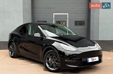 Позашляховик / Кросовер Tesla Model Y 2024 в Києві