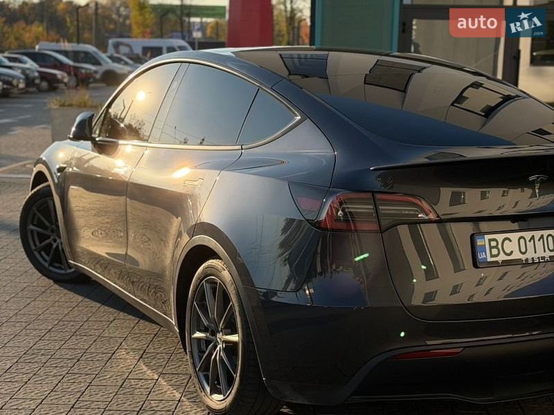 Позашляховик / Кросовер Tesla Model Y 2024 в Львові
