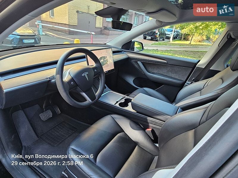 Внедорожник / Кроссовер Tesla Model Y 2024 в Киеве