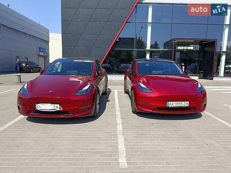 Tesla Model Y 2024