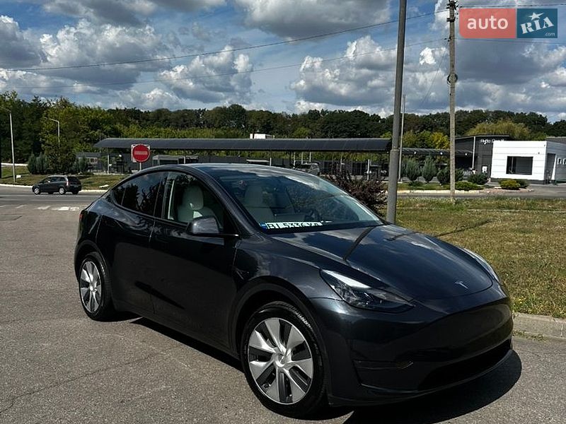 Внедорожник / Кроссовер Tesla Model Y 2024 в Полтаве