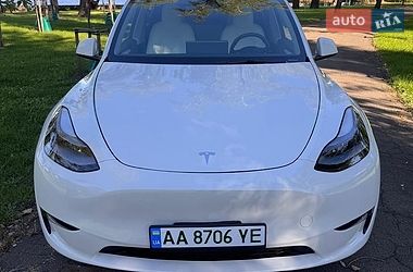 Внедорожник / Кроссовер Tesla Model Y 2024 в Киеве