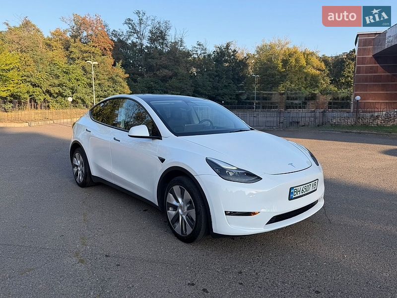 Tesla Model Y 2022