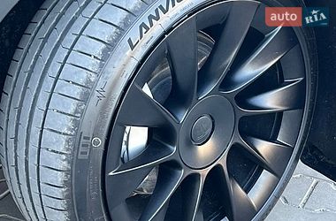 Позашляховик / Кросовер Tesla Model Y 2023 в Луцьку