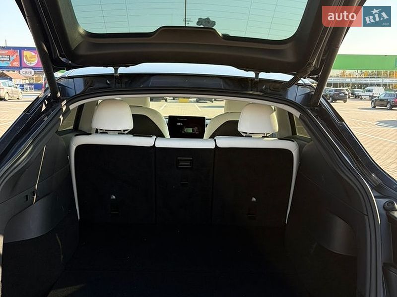 Позашляховик / Кросовер Tesla Model Y 2020 в Чернівцях