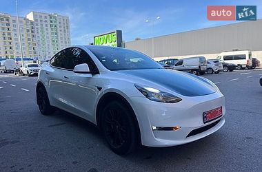 Внедорожник / Кроссовер Tesla Model Y 2021 в Киеве