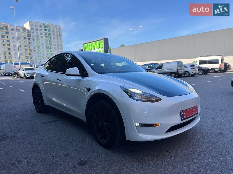 Внедорожник / Кроссовер Tesla Model Y 2021 в Киеве