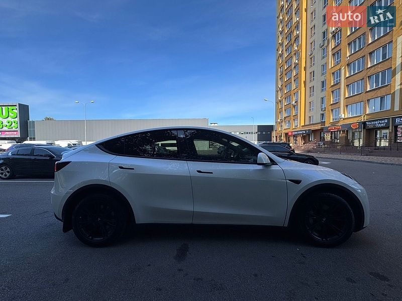Внедорожник / Кроссовер Tesla Model Y 2021 в Киеве