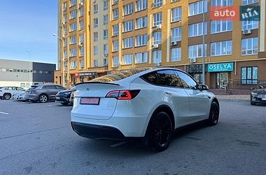 Внедорожник / Кроссовер Tesla Model Y 2021 в Киеве