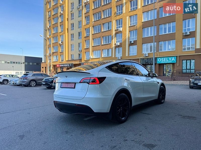 Внедорожник / Кроссовер Tesla Model Y 2021 в Киеве