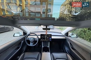 Внедорожник / Кроссовер Tesla Model Y 2021 в Киеве