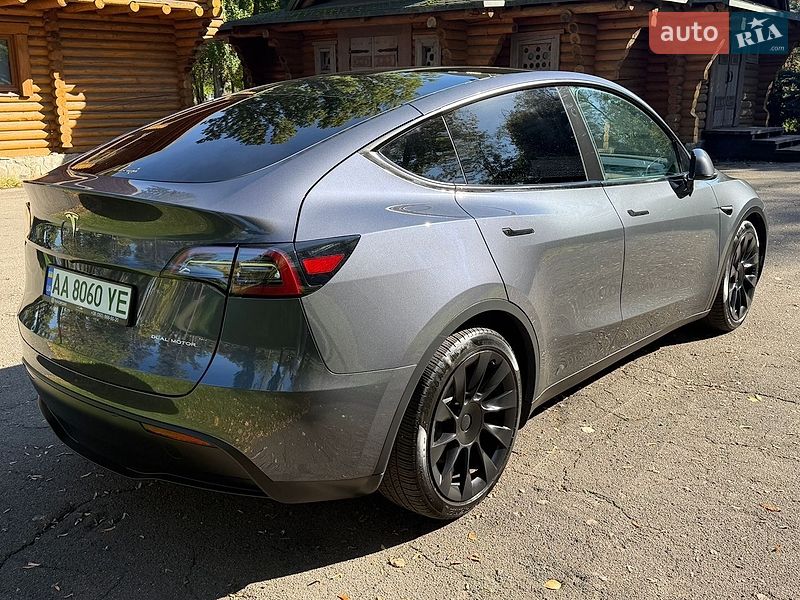 Внедорожник / Кроссовер Tesla Model Y 2023 в Киеве