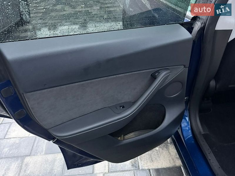 Позашляховик / Кросовер Tesla Model Y 2023 в Рівному
