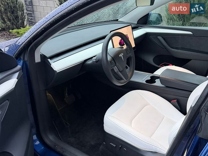Позашляховик / Кросовер Tesla Model Y 2023 в Рівному