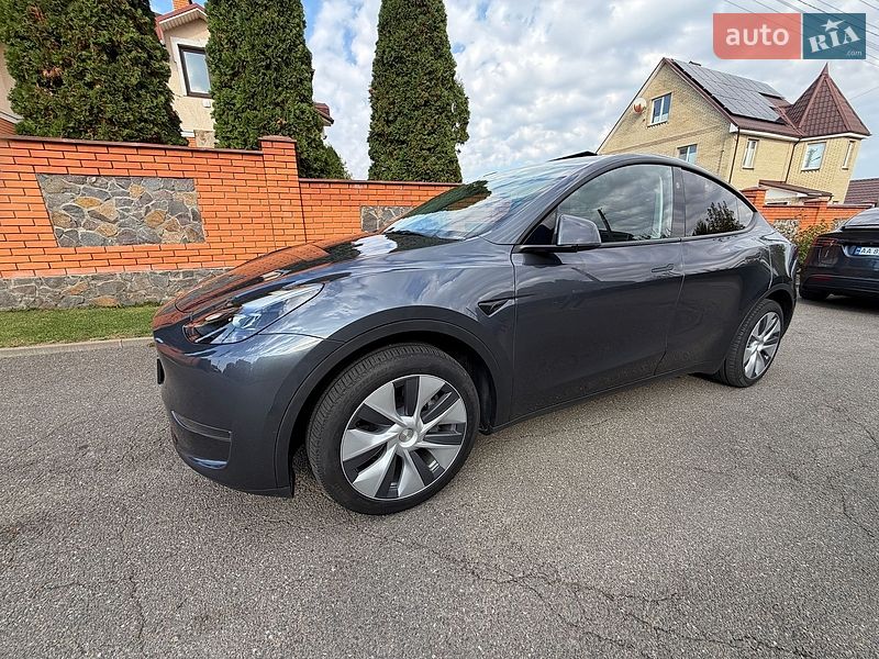 Внедорожник / Кроссовер Tesla Model Y 2023 в Киеве