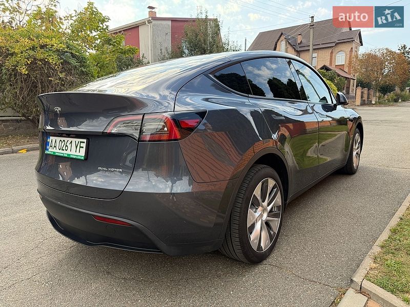 Внедорожник / Кроссовер Tesla Model Y 2023 в Киеве