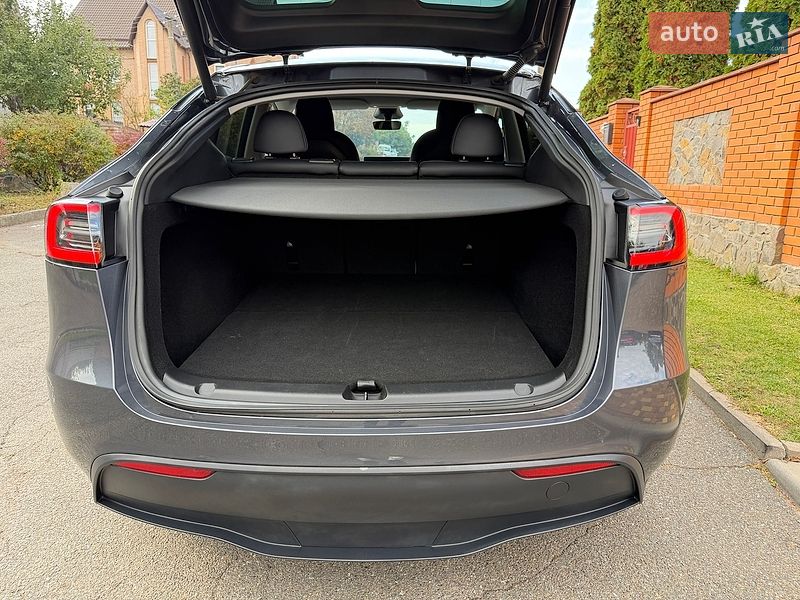 Внедорожник / Кроссовер Tesla Model Y 2023 в Киеве