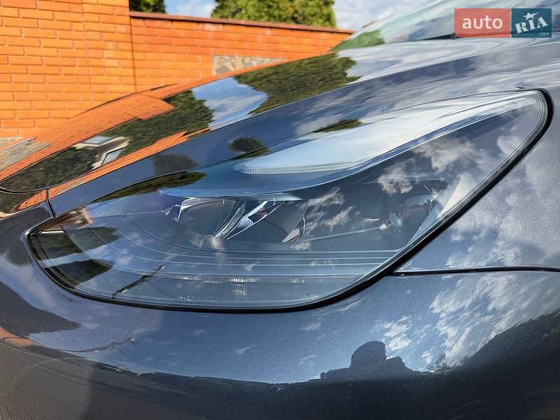 Внедорожник / Кроссовер Tesla Model Y 2023 в Киеве