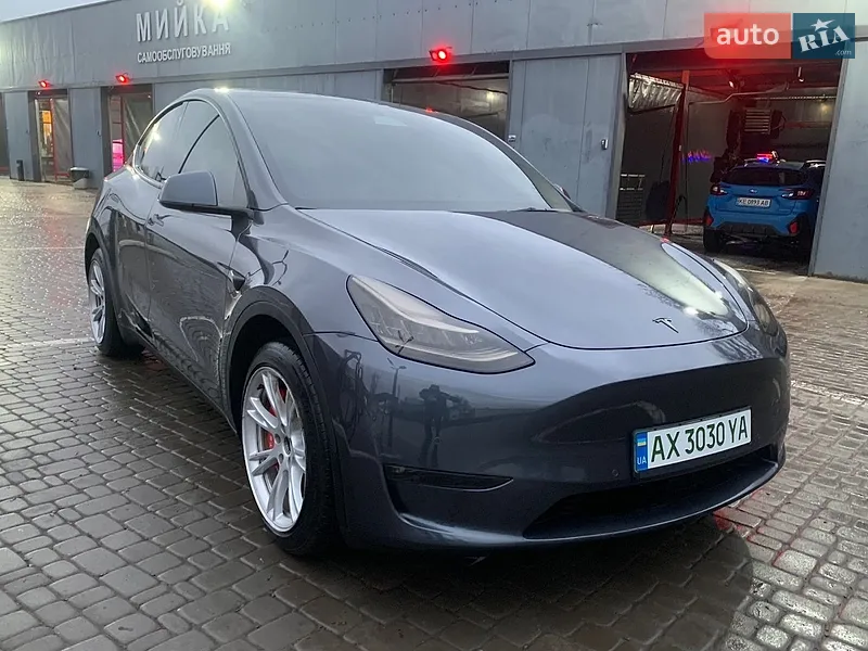 Tesla Model Y 2021