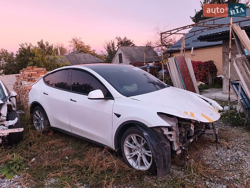 Tesla Model Y 2022