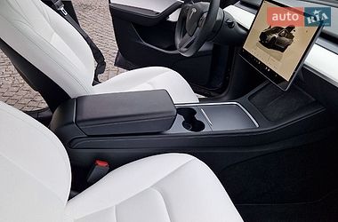 Позашляховик / Кросовер Tesla Model Y 2022 в Дніпрі