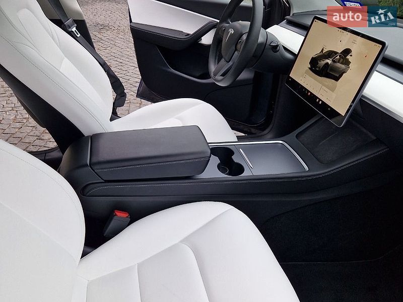 Позашляховик / Кросовер Tesla Model Y 2022 в Дніпрі