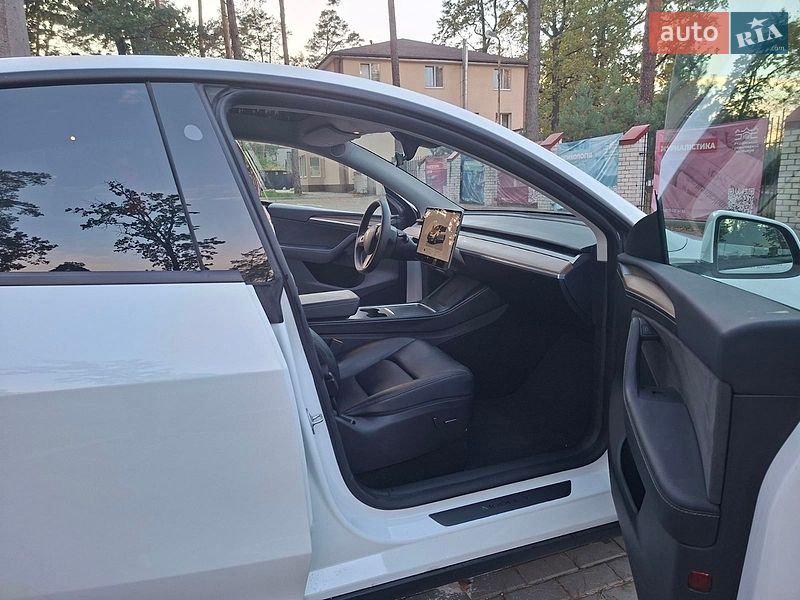 Внедорожник / Кроссовер Tesla Model Y 2023 в Буче