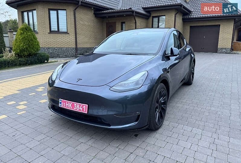 Tesla Model Y 2023