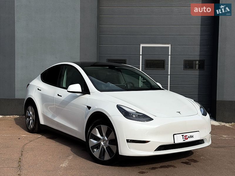 Tesla Model Y 2023