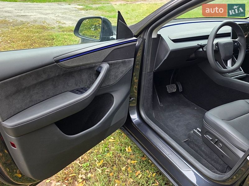 Внедорожник / Кроссовер Tesla Model Y 2026 в Кривом Роге