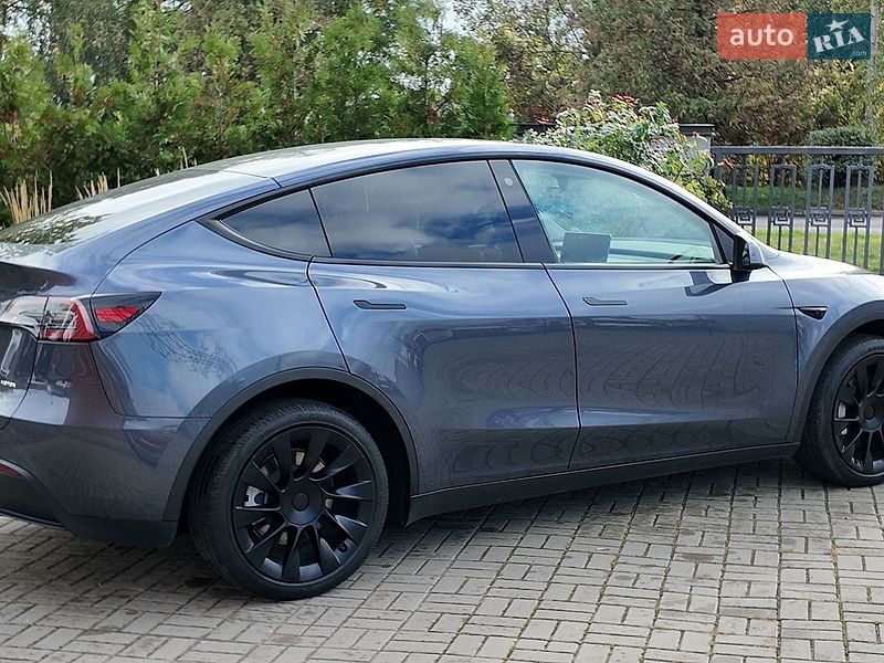 Внедорожник / Кроссовер Tesla Model Y 2023 в Львове