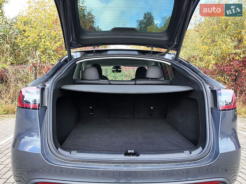 Внедорожник / Кроссовер Tesla Model Y 2023 в Львове
