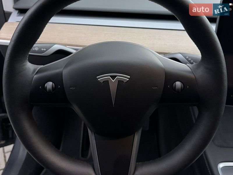 Внедорожник / Кроссовер Tesla Model Y 2023 в Львове
