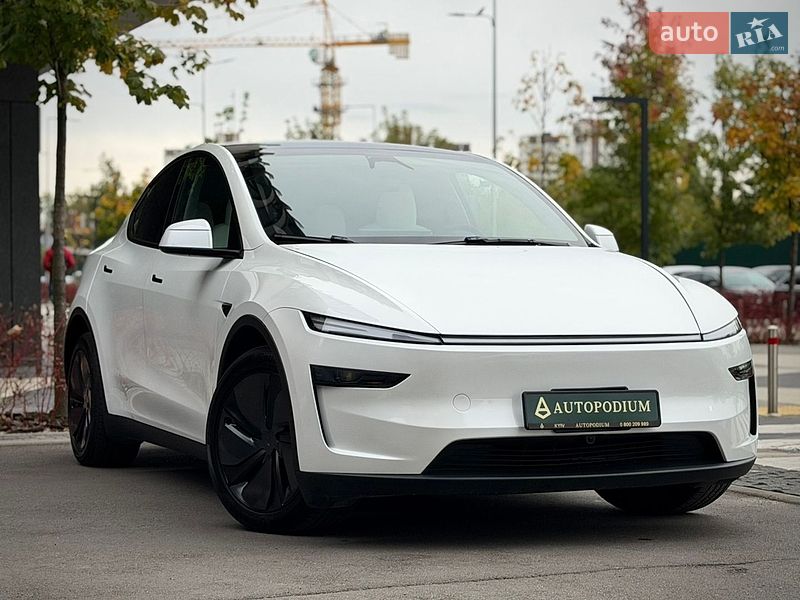 Внедорожник / Кроссовер Tesla Model Y 2025 в Киеве