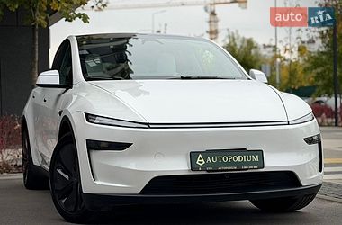 Внедорожник / Кроссовер Tesla Model Y 2025 в Киеве