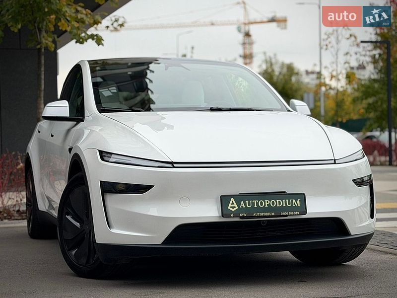 Внедорожник / Кроссовер Tesla Model Y 2025 в Киеве