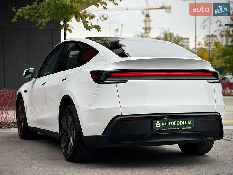 Внедорожник / Кроссовер Tesla Model Y 2025 в Киеве