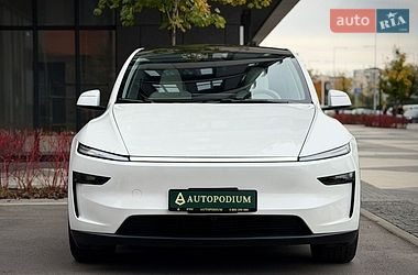 Внедорожник / Кроссовер Tesla Model Y 2025 в Киеве