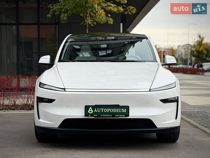 Внедорожник / Кроссовер Tesla Model Y 2025 в Киеве