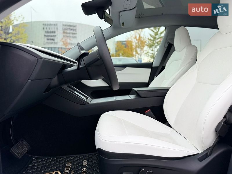 Внедорожник / Кроссовер Tesla Model Y 2025 в Киеве